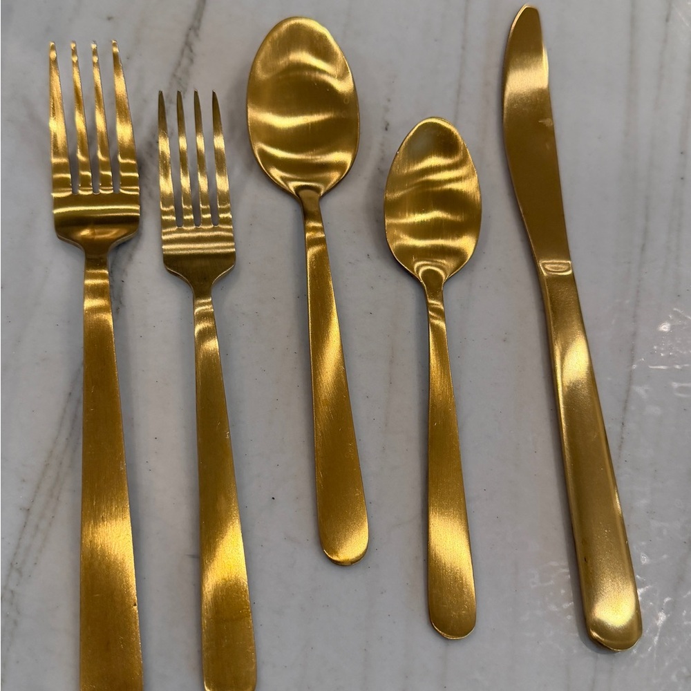 Set of 8 Elegant Gold Cutlery Set